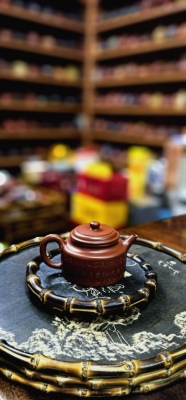 祁星斗紫砂壶 令军雕刻 管能翠紫砂壶 剑流德钟 140cc 朱泥大红袍