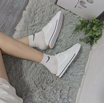 耐克Nike板鞋系带女生