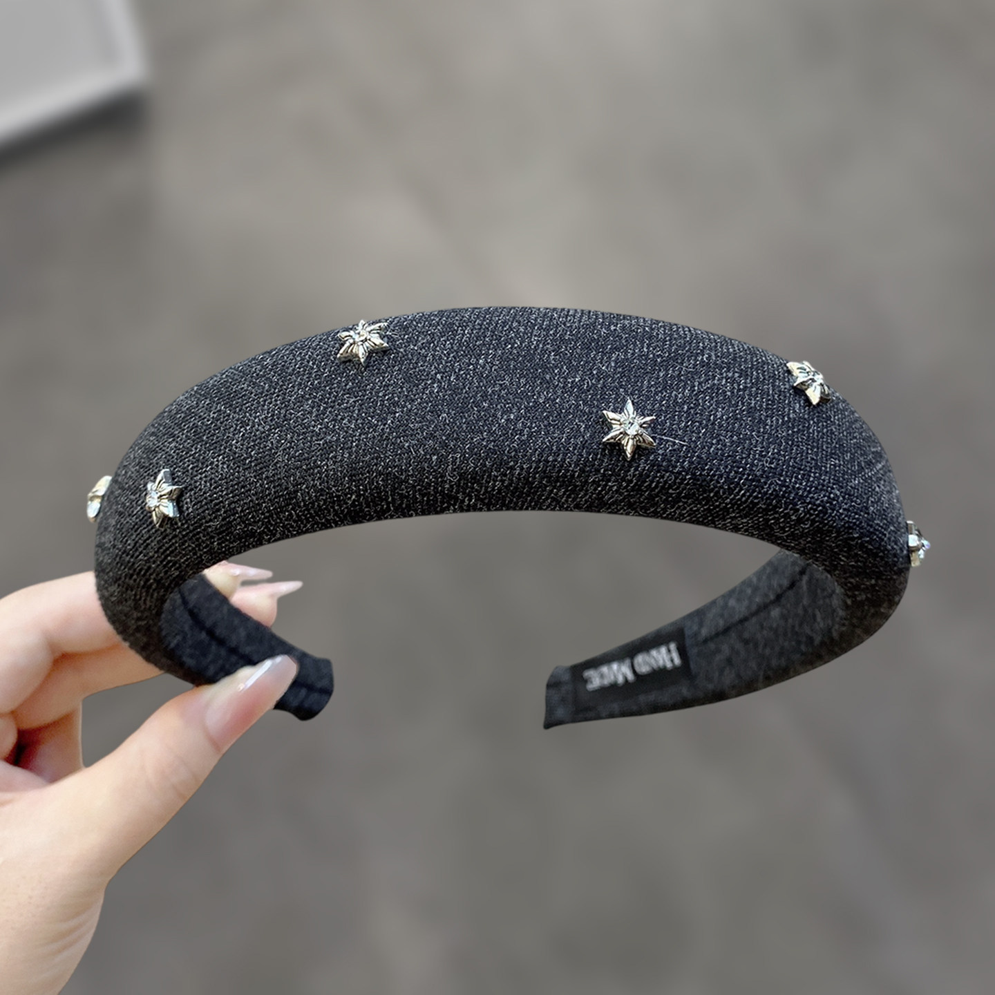 深灰布艺星星水钻发箍宽边舒适不勒头防滑压发头箍精致氛围感发饰