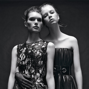 B095黑白反差欧洲传统服饰设计图片素材集萃模特艺术造型服装表演