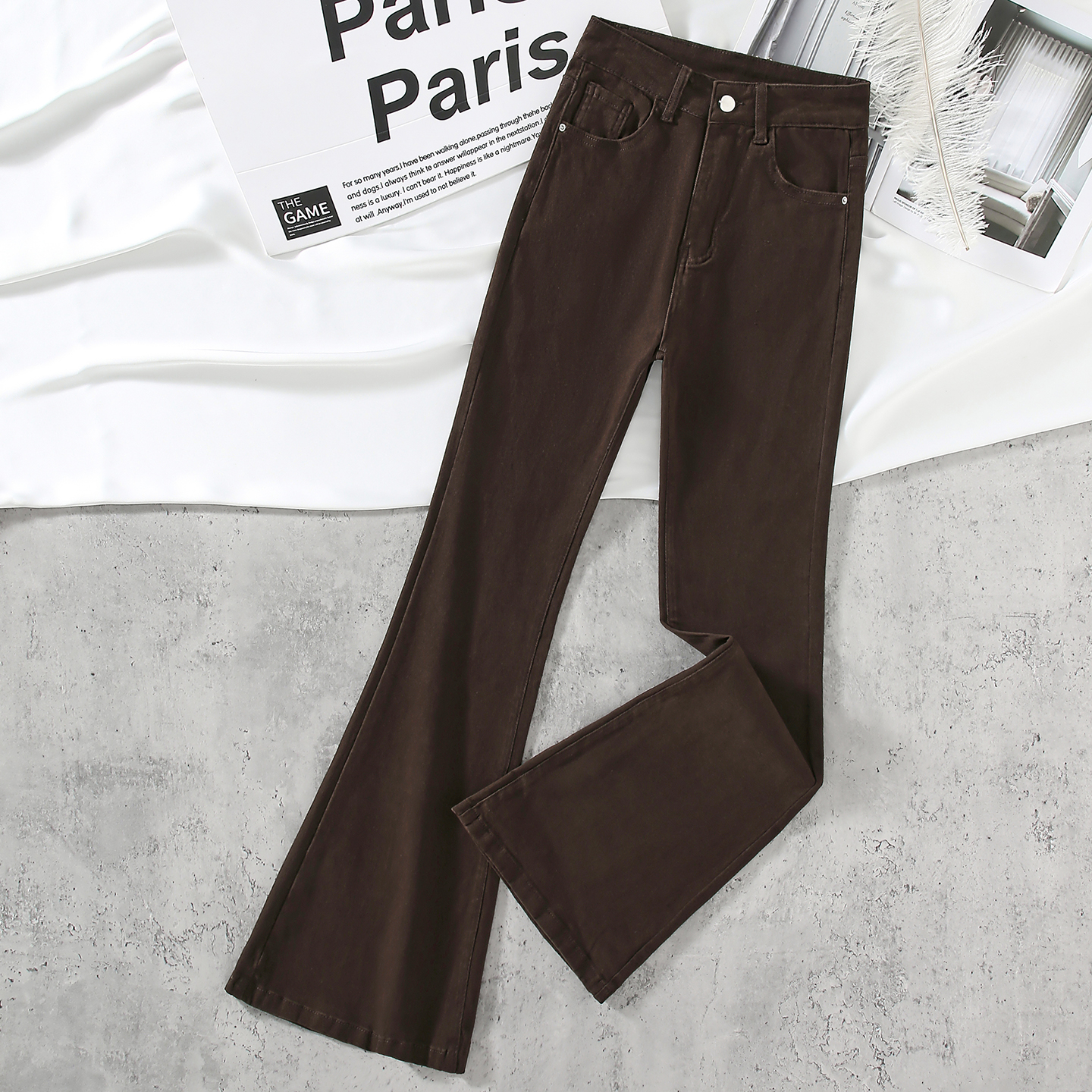 咖啡色紧身微喇叭牛仔裤女2025