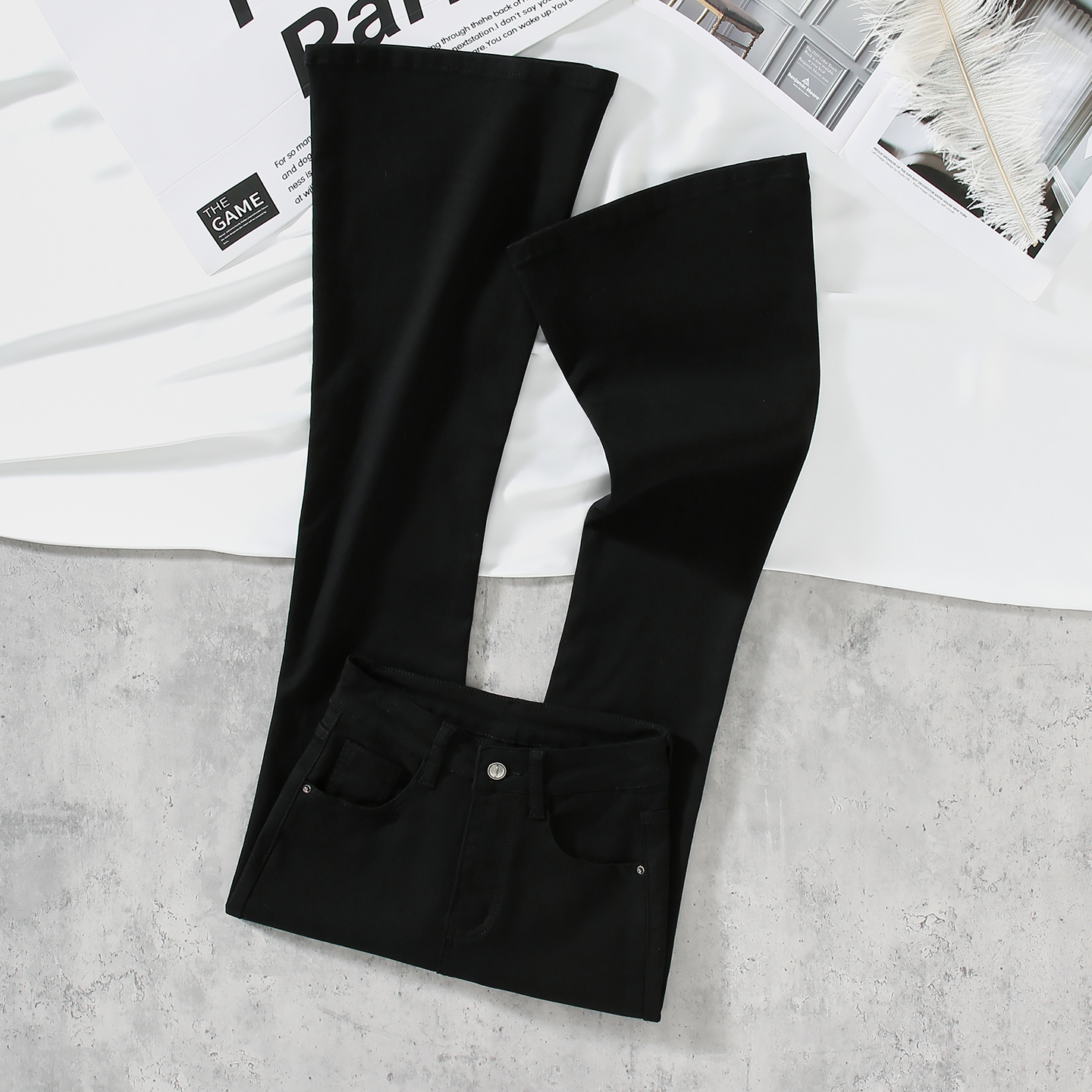 黑色紧身微喇牛仔裤女2025新款