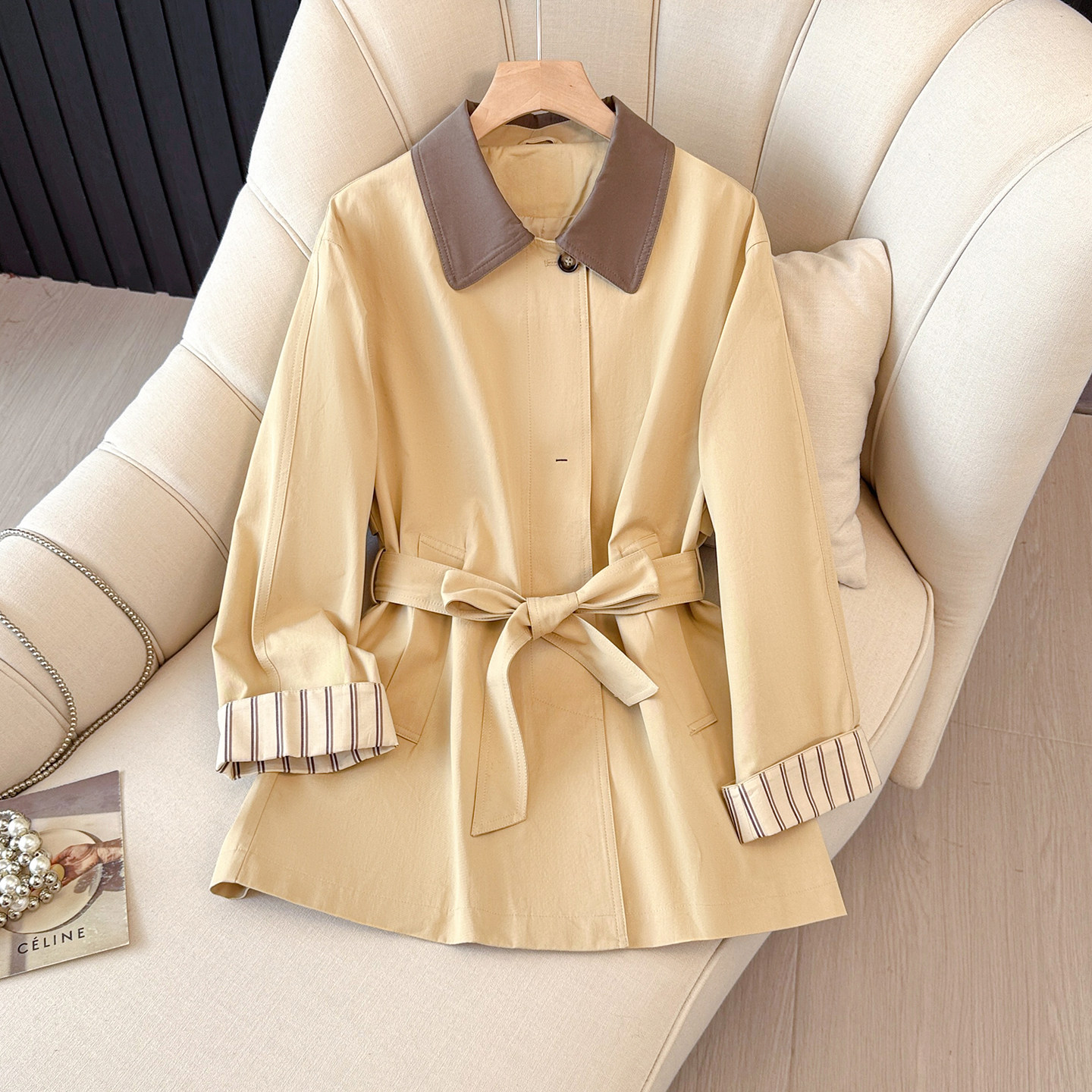 杏色宽松翻领气质风衣女中长款2025秋设计感条纹长袖收腰时尚外套,女装/女士精品,风衣,淘宝优惠券,粉丝福利购,淘宝优惠卷