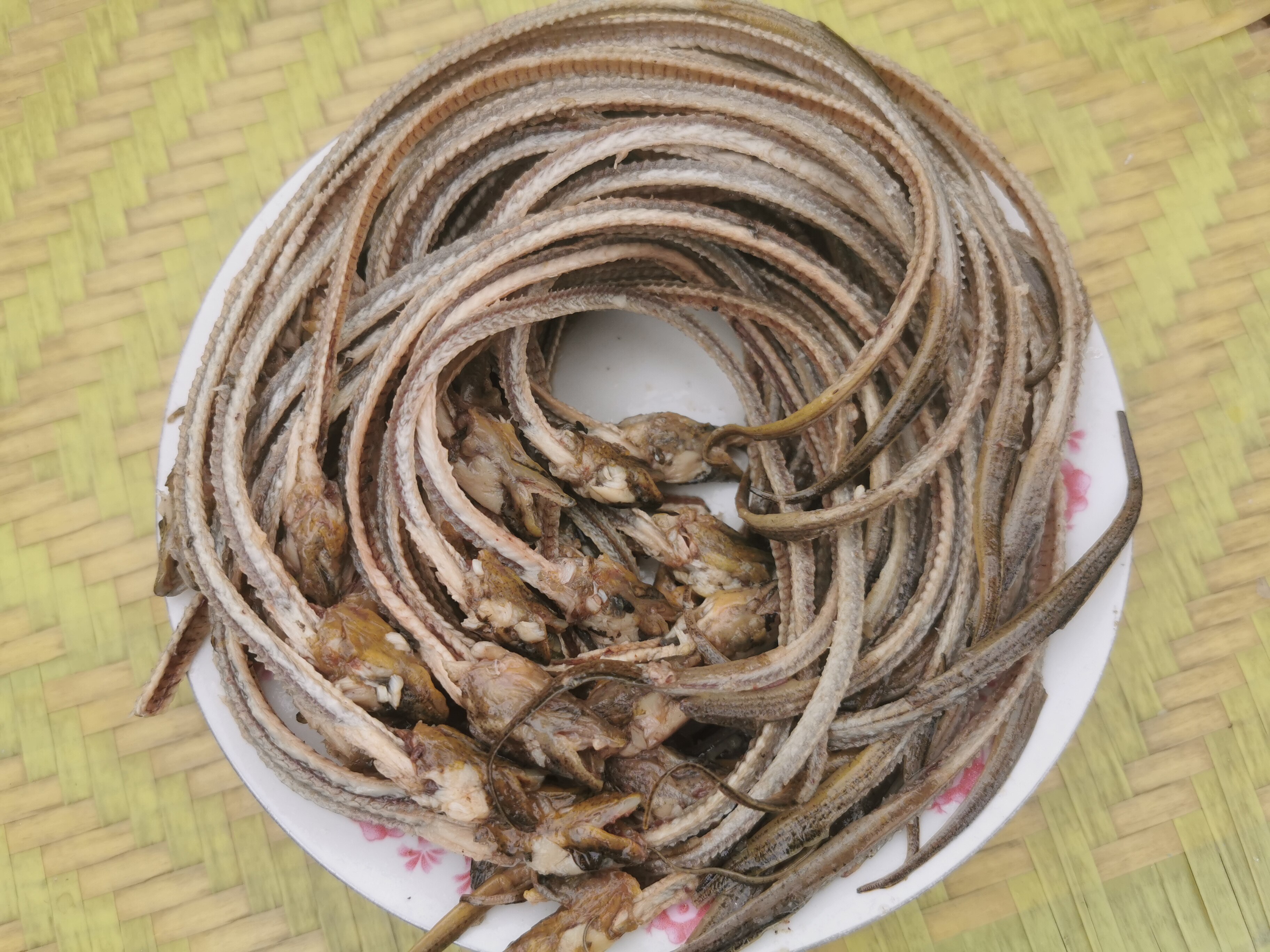 新鲜活烫鳝鱼骨长鱼骨头熬汤3斤包邮