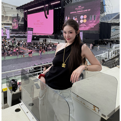 黑色斜肩背心女夏演唱会穿搭上衣