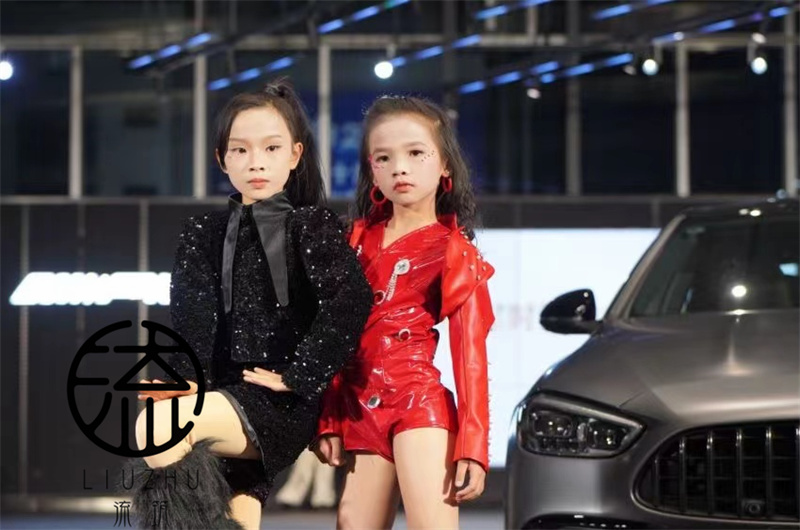 出售出租韩国女团同款演出服爵士舞亮片皮衣套装打歌服舞台表演