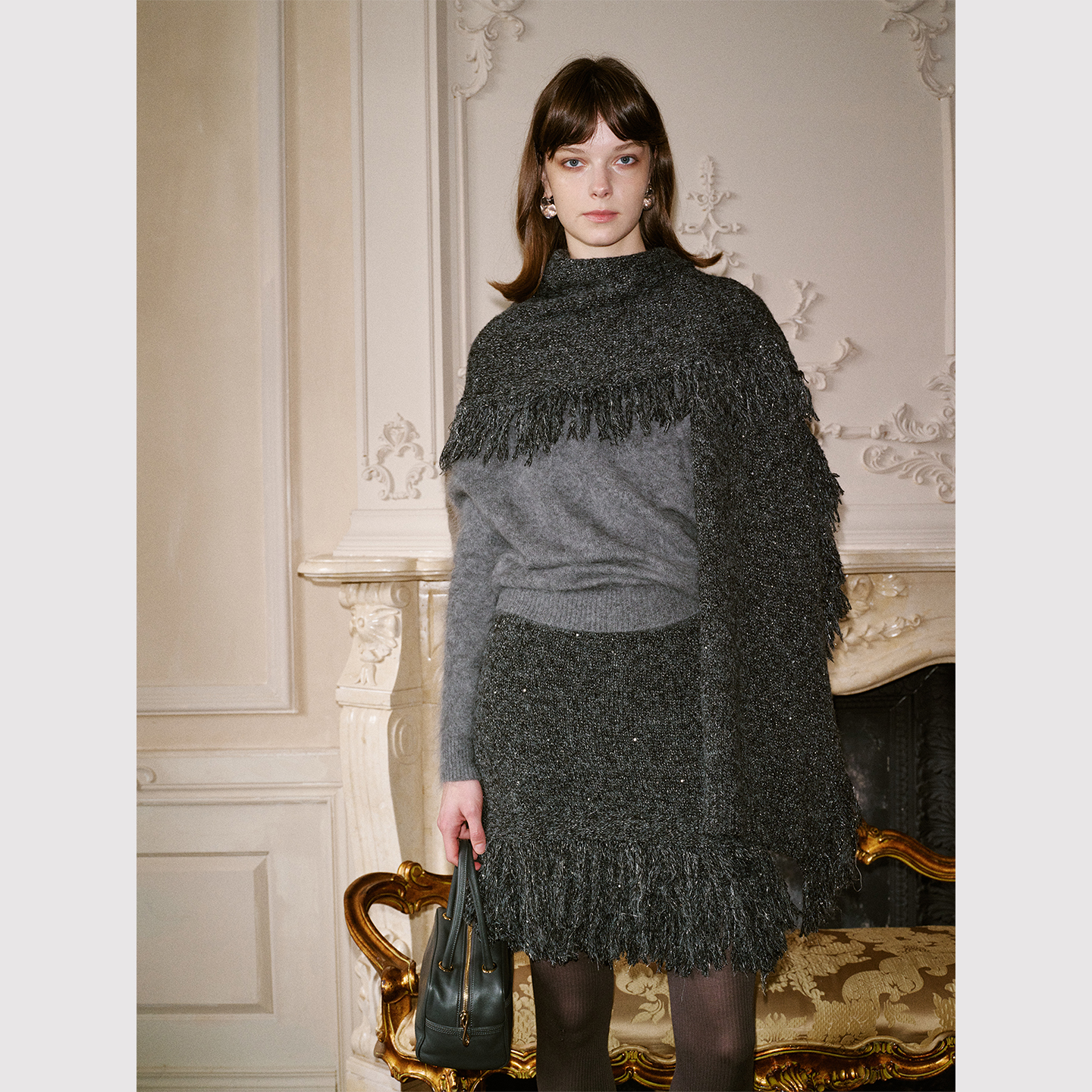 TOP家 浪漫冬日 法式复古银丝流苏毛织围巾+松紧腰多层流苏半身裙