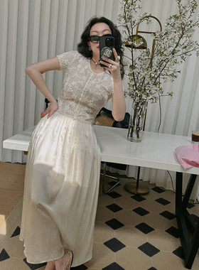 TOPCLOSET【许妍同款】法式复古蕾丝盘绣芭蕾风缎面大摆连衣裙