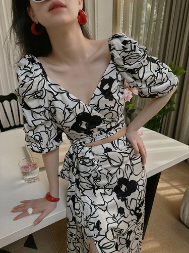 TOP家 月下花影 法式复古丝绵缎印花泡泡袖绑带上衣+开衩半身裙女