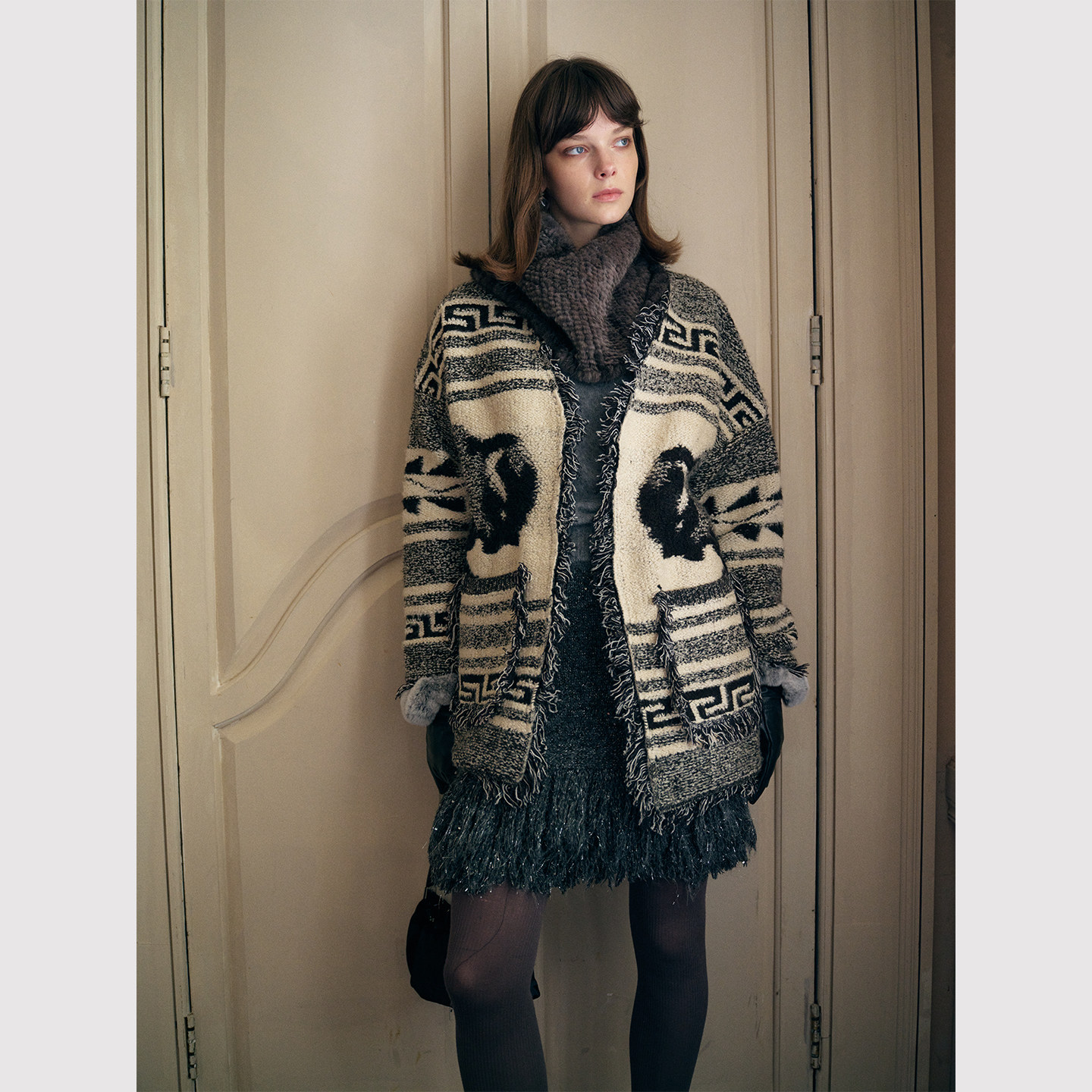 TOP家 法式复古 重工艺术图案 黑白撞色流苏羊毛针织宽松衫外套