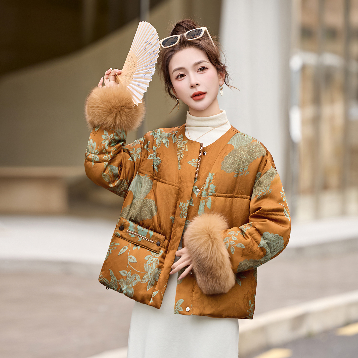 新中式羽绒服2025冬季新款气质国风羽绒外套配真狐狸袖毛AH8165