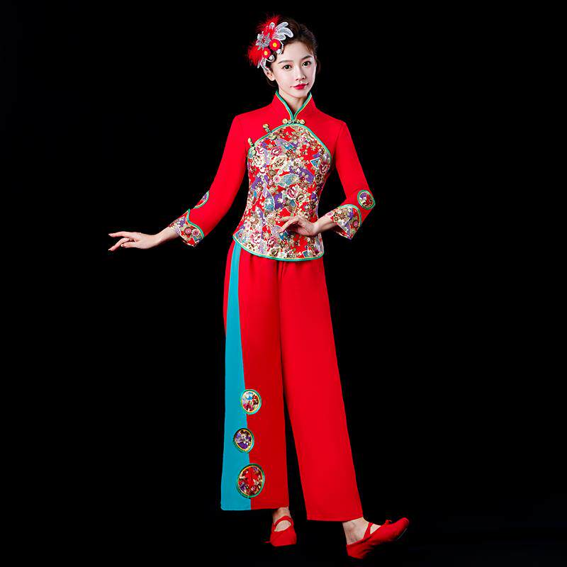 秧歌舞演出服装女2024新款东北喜庆腰鼓灯笼中国风扇子舞蹈表演服