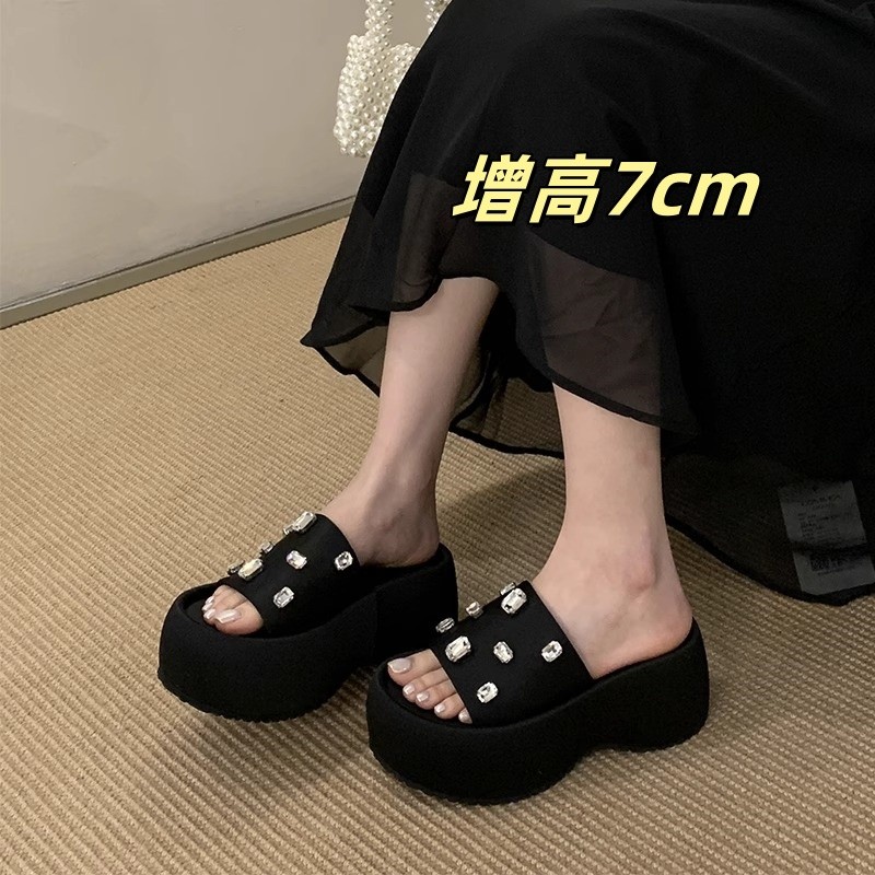 坡跟松糕厚底凉拖鞋女夏2025新款高级感配裙子外穿增高水钻一字拖