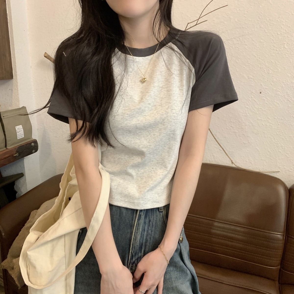 不规则插肩袖t恤女2025夏季新款短款修身显瘦短袖设计感学生上衣
