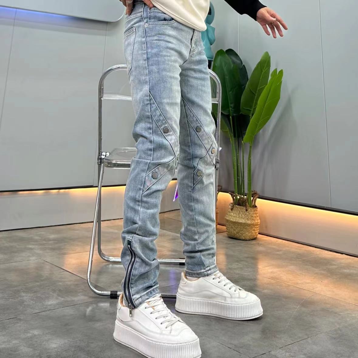 设计款钮钉装饰牛仔裤男修身