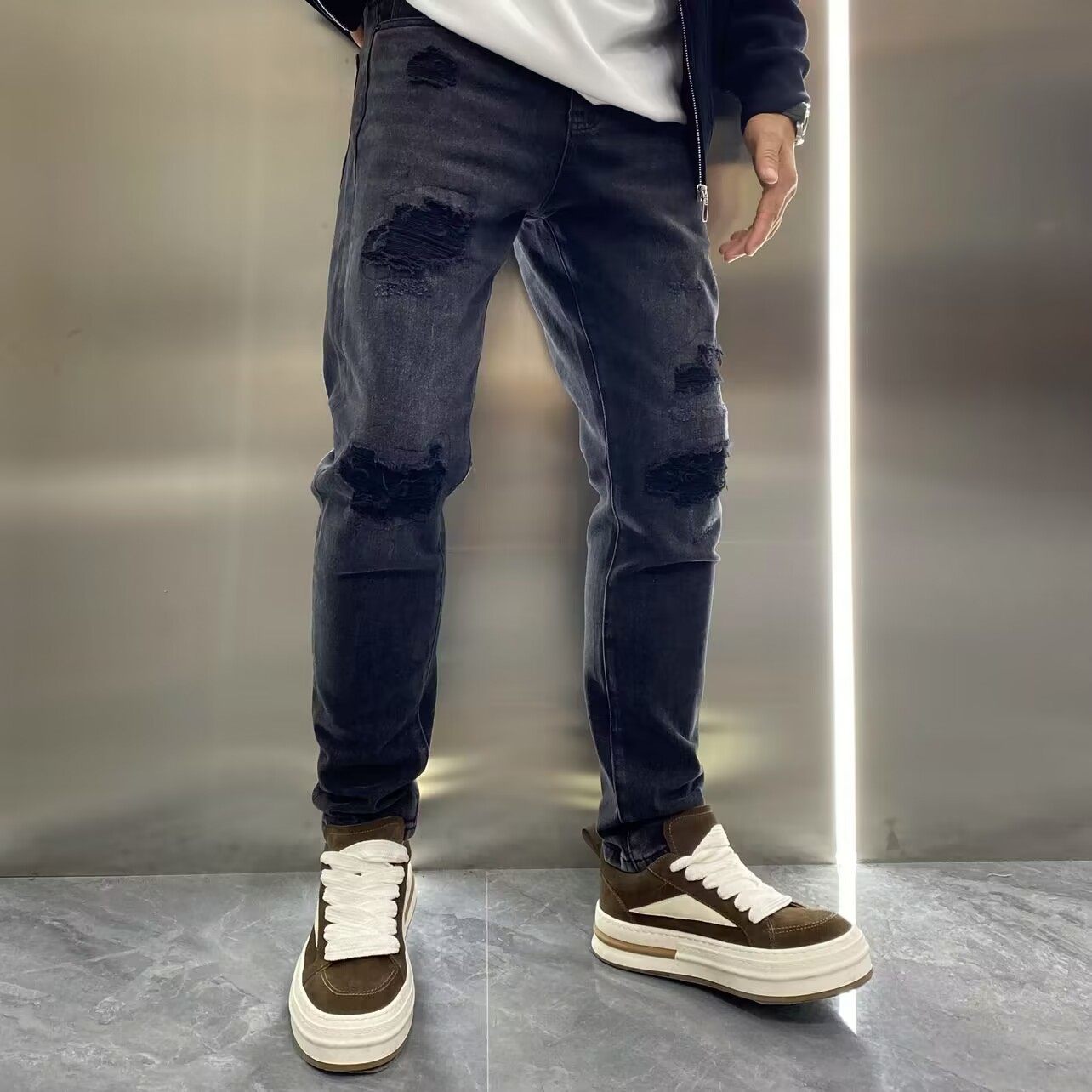 高端黑灰色牛仔裤男破洞补丁秋冬季新款韩版潮流修身小直脚休闲裤