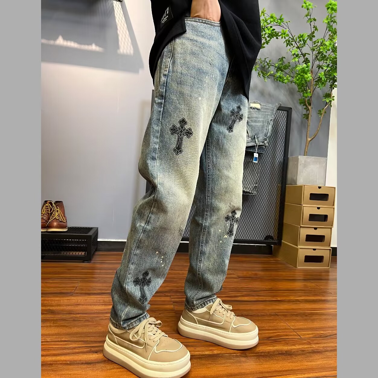 高街时尚十字架印花牛仔裤男宽松