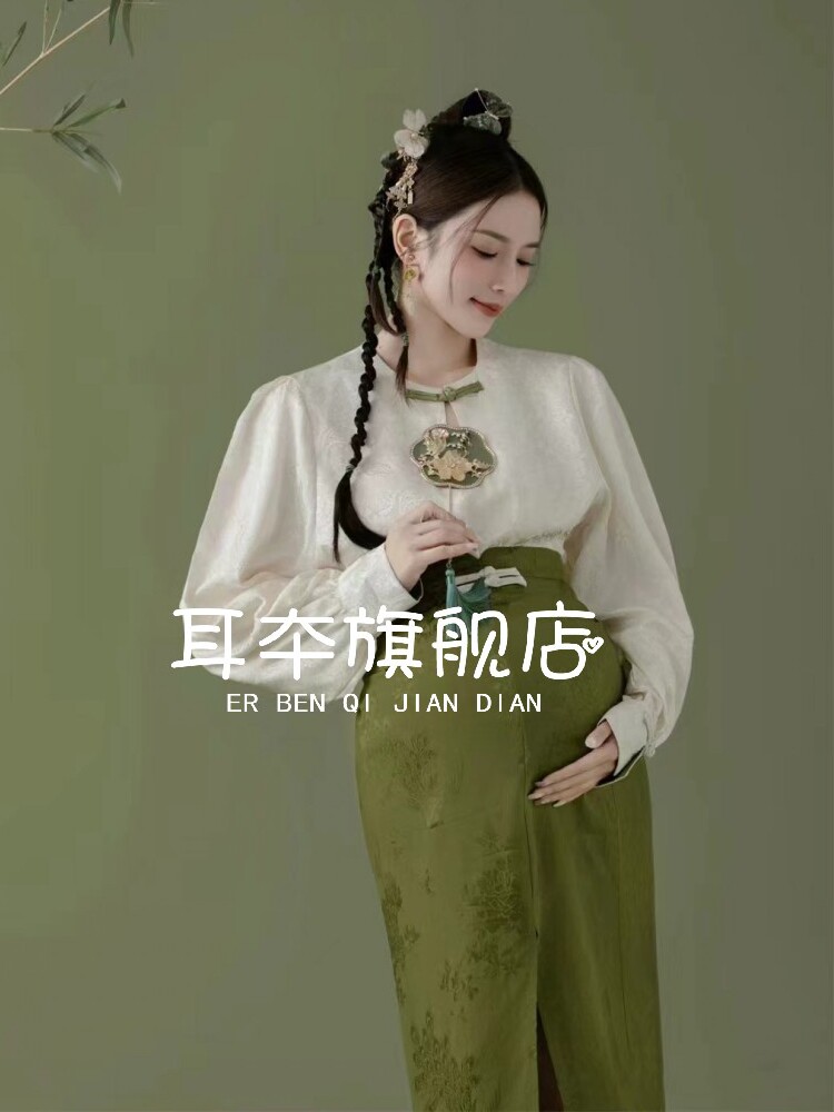 새로운 사진 스튜디오 새로운 중국 스타일의 임산부 사진 의류 복고풍 중국 스타일의 임신 엄마 사진 사진 예술 사진 정장