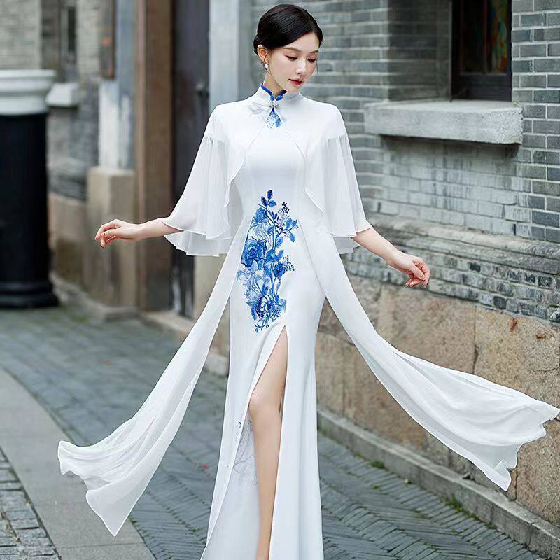 走秀旗袍青花瓷披肩2025新款