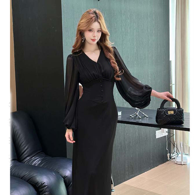 2026秋季新款深v连衣裙小众高腰包臀鱼尾裙纯色度假风长裙D3343