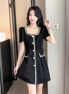 法式小香风黑色方领泡泡袖连衣裙女夏季高端轻奢洋气修身D1755B