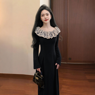 法式赫本风黑色长袖连衣裙 2026秋冬新款蕾丝拼接长裙D4268A