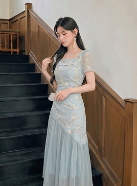 有里布2026夏季新款女法式气质时尚显瘦名媛气质奢华连衣裙D7503