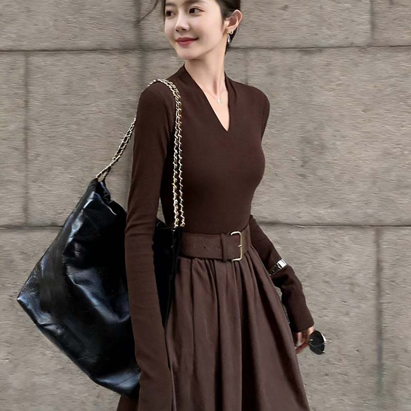 送腰带2026春秋法式复古轻熟风V领长袖收腰显瘦气质连衣裙女K0052