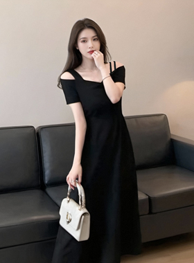 复古流行赫本风小黑裙2026夏季新款收腰显瘦吊带连衣裙女1467