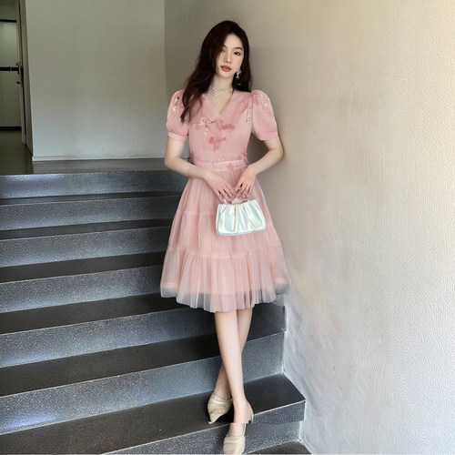 【有里布】气质高端网纱拼接裙子2026新款收腰显瘦连衣裙D2472A