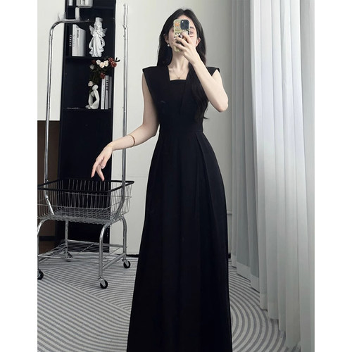 2025初夏新款赫本风气质感穿搭高级感收腰显瘦无袖连体裤女D1704