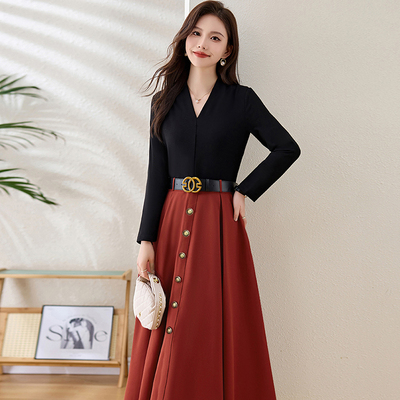 收腰褶皱长袖女装连衣裙2026春季新款显瘦时尚气质长裙子2086