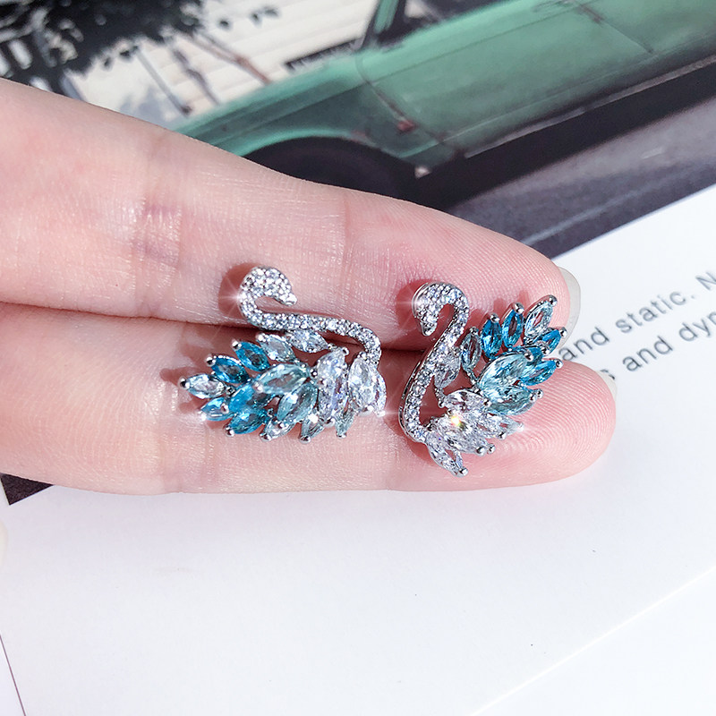 2020新款潮网红爆款超仙上耳钉女特别小巧精致高级感气质天鹅耳环