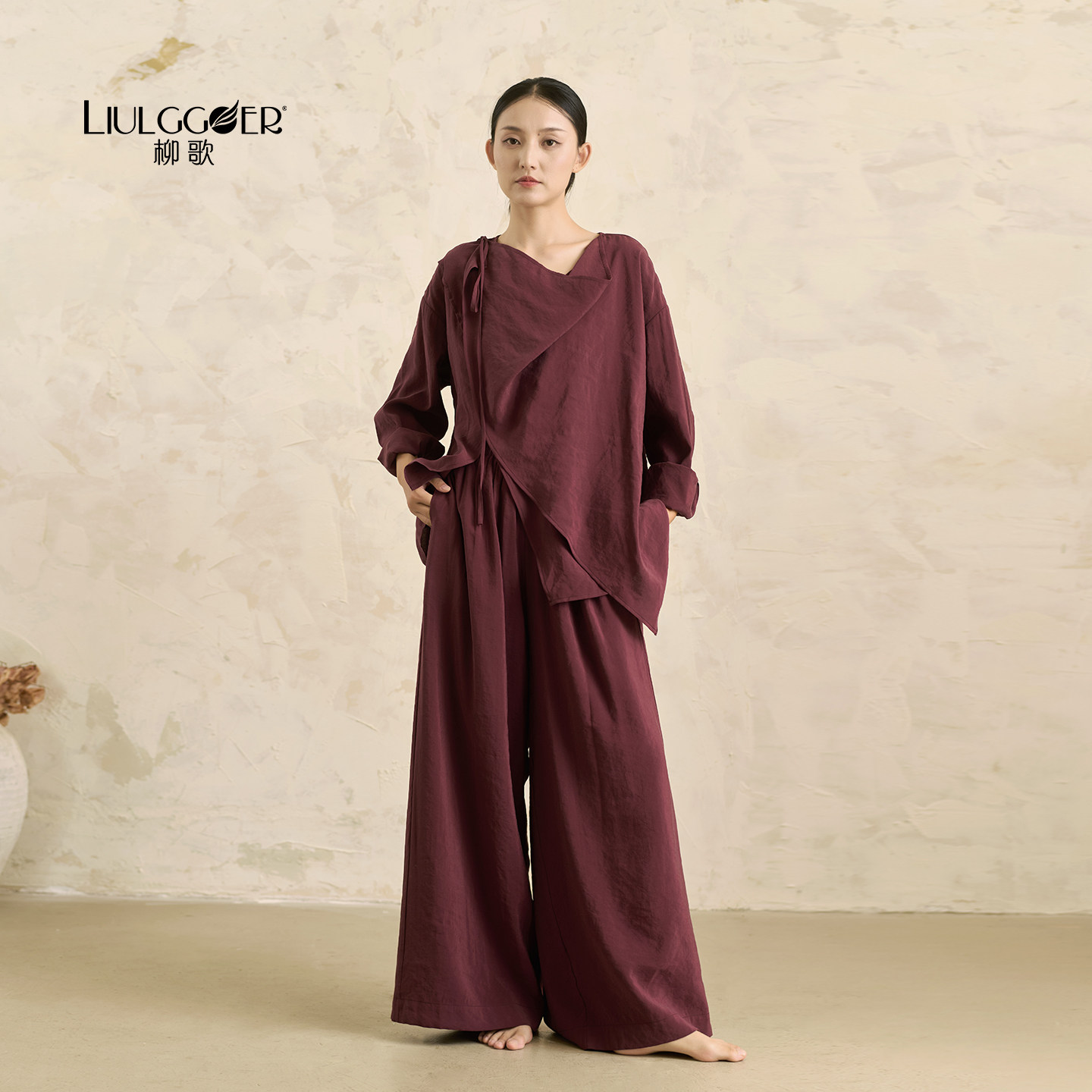 柳歌2025新款宽松显瘦现代舞服装