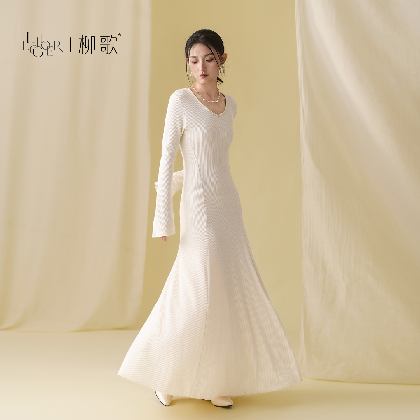 柳歌【望舒】舞蹈生穿搭服装秋冬新款长袖打底连衣裙针织长裙子女