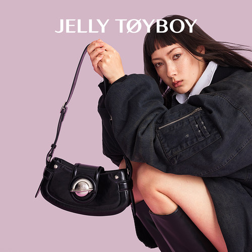 徐艺洋/吴谨言同款机车包