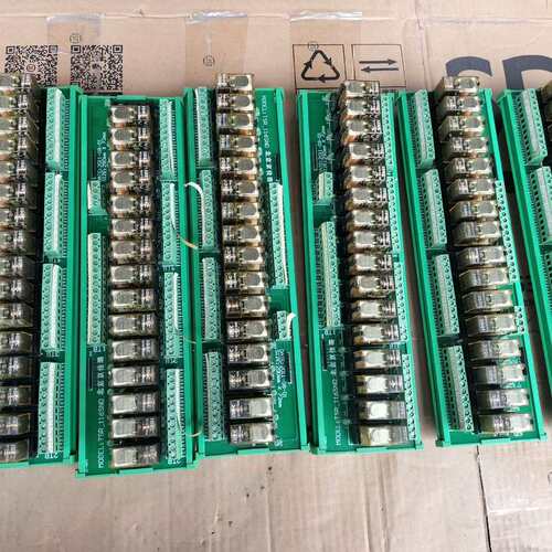 议价端子板TSR-116SND 6个，拆机成色如图功能完好，用的可维修