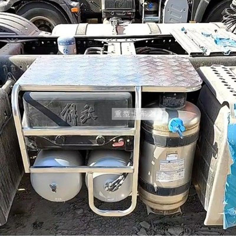 解放J6P电瓶保护架防护罩国六