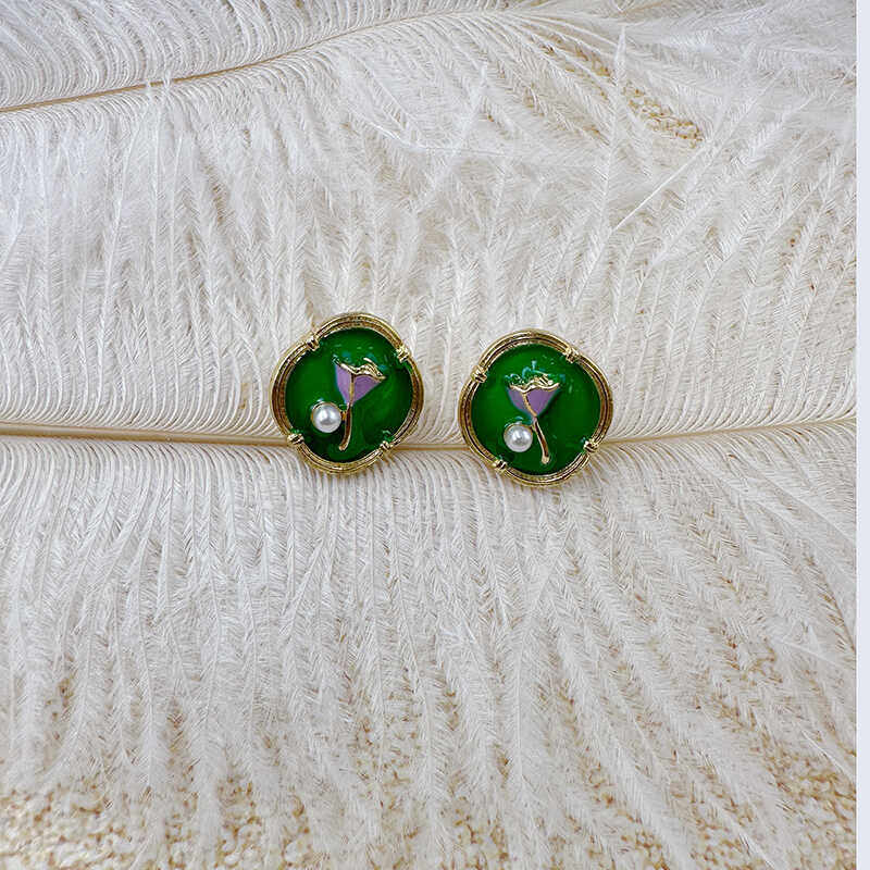 18K金镶嵌百搭款A货蛋面钻石时尚