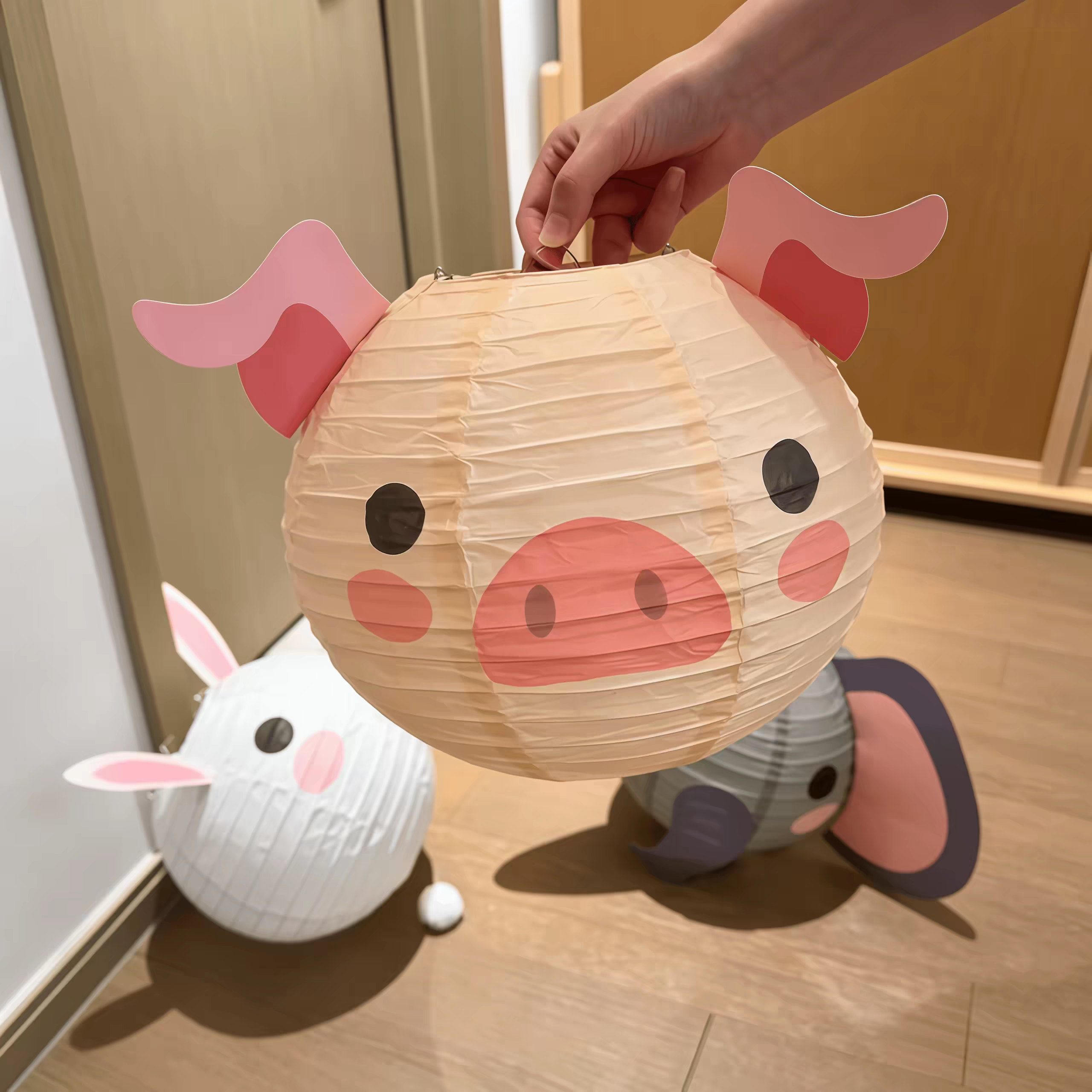 可爱小猪造型纸灯笼手工DIY装饰挂件卡通动物中秋儿童玩具装饰灯