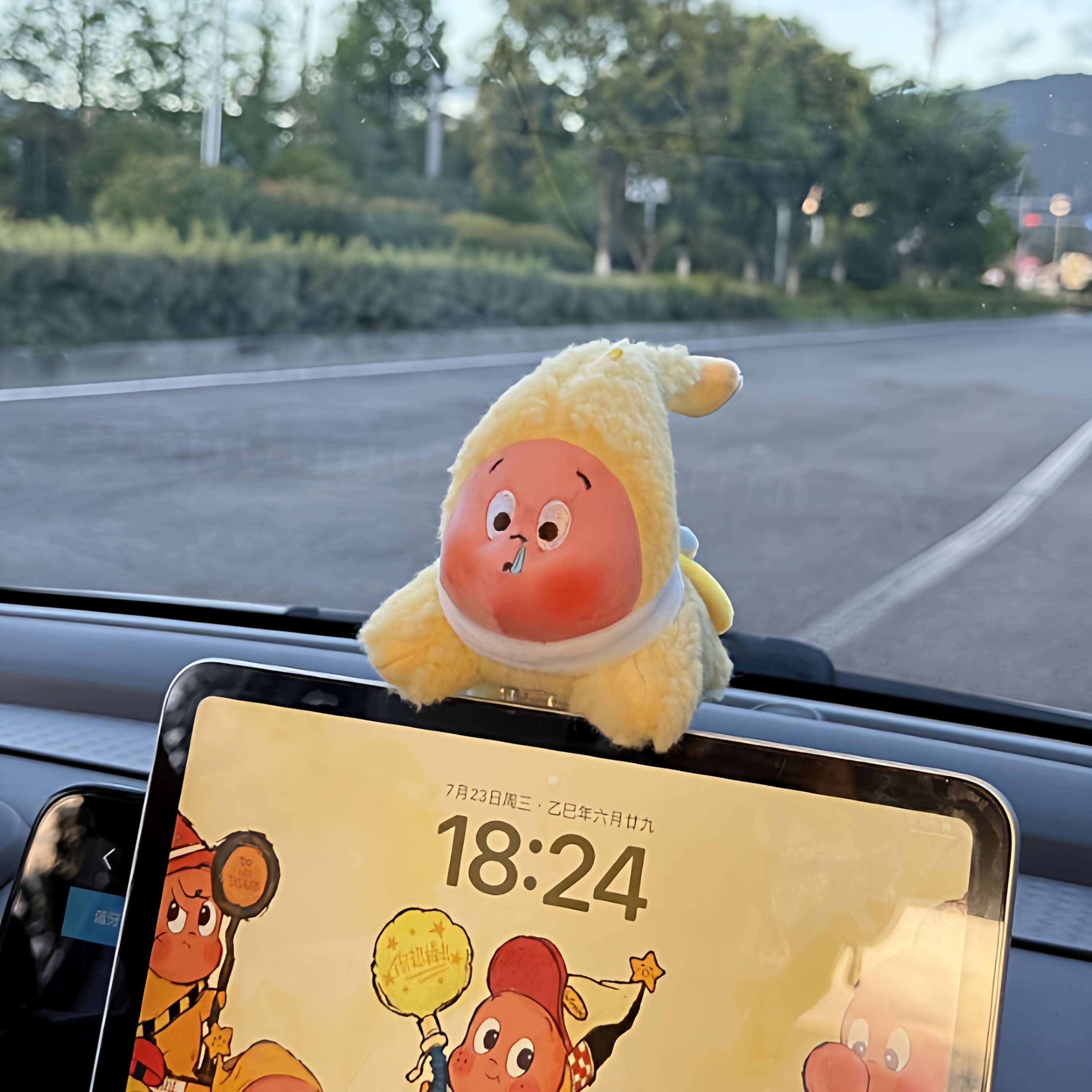 车趴趴摆件星星人汽车中控屏幕