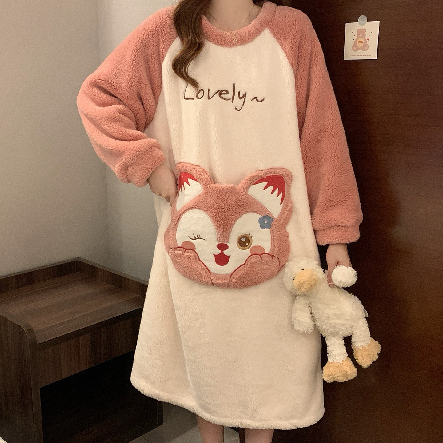 秋冬季珊瑚绒睡裙女加绒加厚可爱小口袋保暖法兰绒长袖家居服睡衣