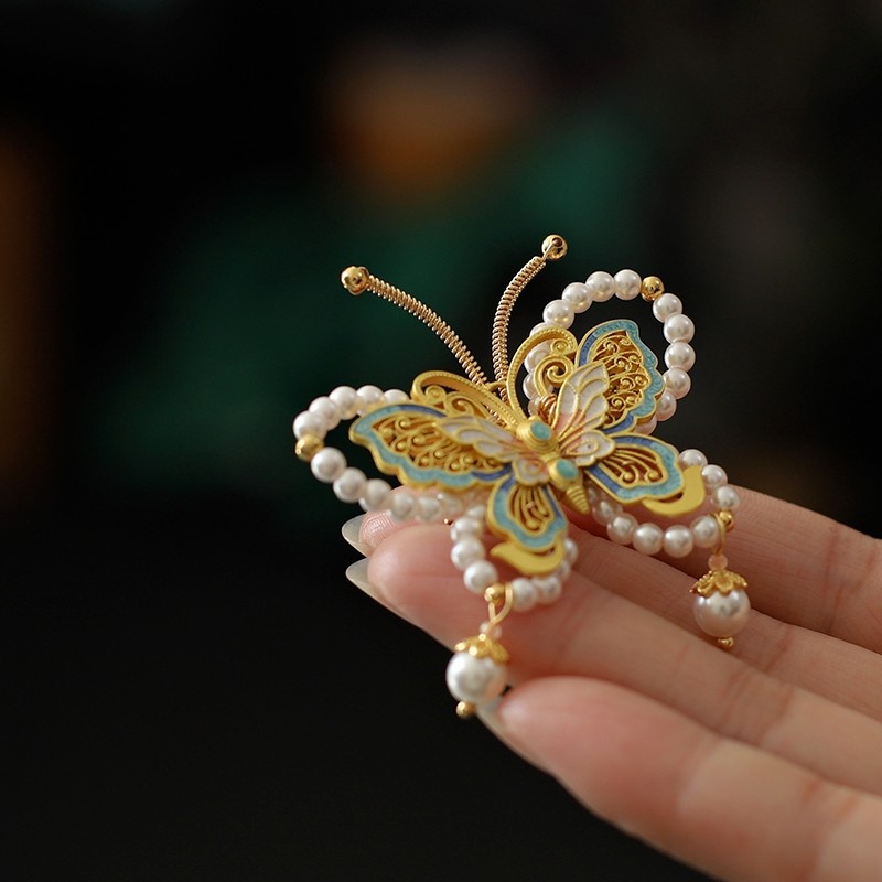 铜镀金蝴蝶金色胸针高级感轻奢珍珠配大衣精致别针设计感小众西装,饰品/流行首饰/时尚饰品新,胸针,淘宝优惠券,粉丝福利购,淘宝优惠卷