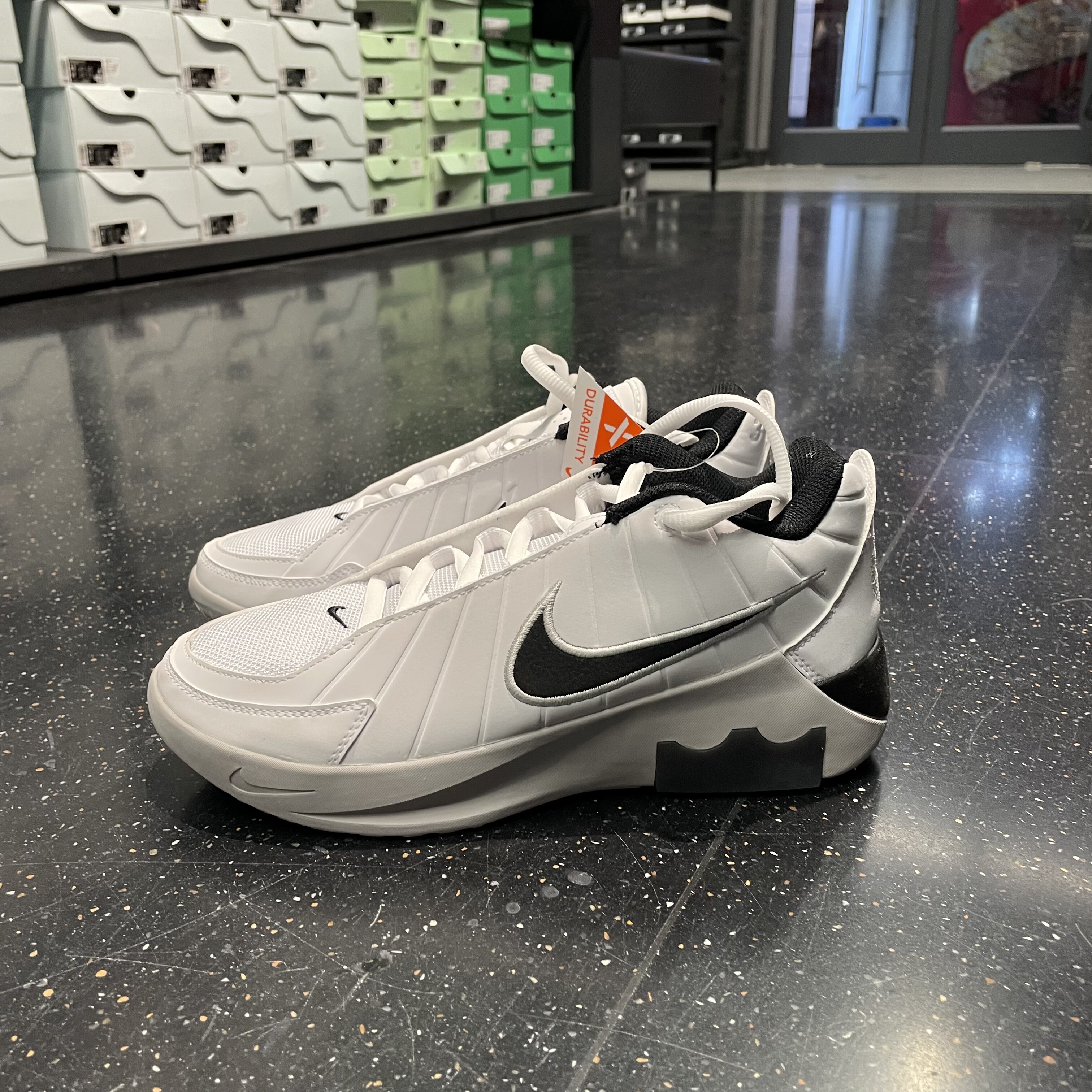 雪宁奥莱正品代购，耐克男子LEBRON百搭舒适低帮篮球鞋HQ8035两色,运动鞋new,跑步鞋,淘宝优惠券,粉丝福利购,淘宝优惠卷