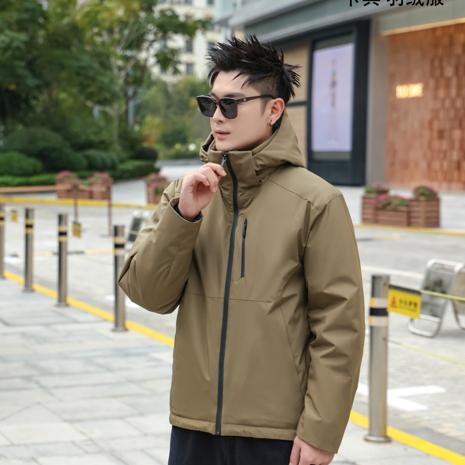 2025新款冬季户外风连帽羽绒服