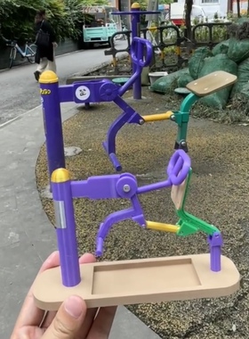 成都迪士尼跷跷板诺米同款健身器谢帝谢帝我要diss你创意打卡摆件