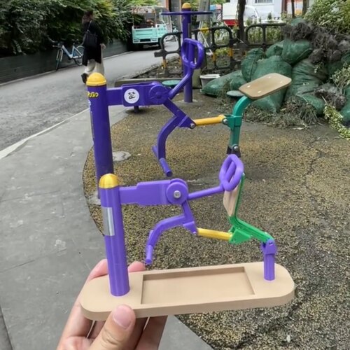 成都迪士尼跷跷板诺米同款健身器谢帝谢帝我要diss你创意打卡摆件