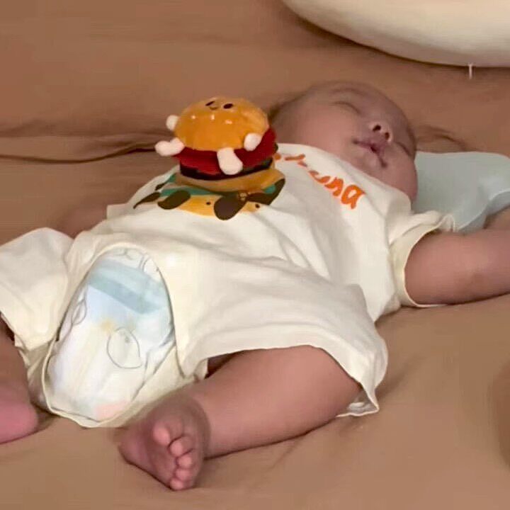 立体汉堡包婴儿服可爱呼吸会动小宝宝哈衣超萌卡通包屁短袖连体衣