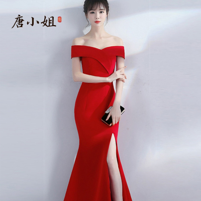 西餐礼仪课程晚礼服长裙纯色
