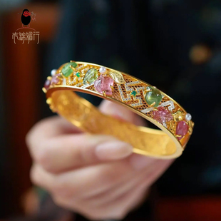 衣锦媚行s925银镀金花丝镶嵌碧玺桃子开口手镯古法彩宝手环女高端